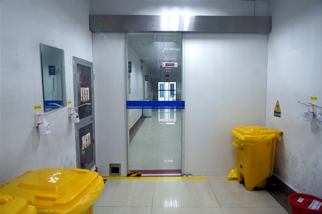 leyu·(中国)官方网站隔离病房里的医疗废弃物如何运送？记者跟随保洁员目击全流(图1)